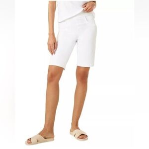 NWT HUE Game Changing Knit Denim Stretch stretchy Bermuda Shorts White Small S